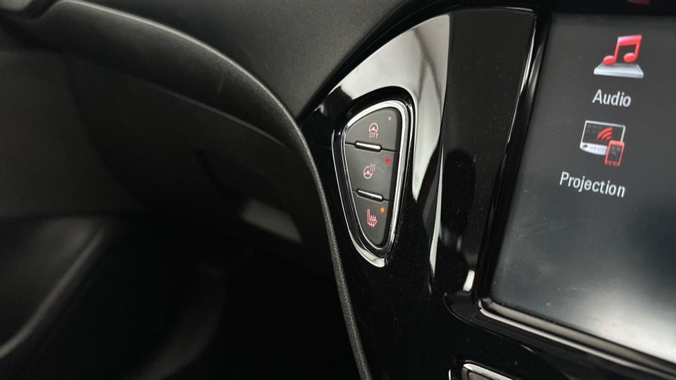 Heated Steering Wheel / Seats 