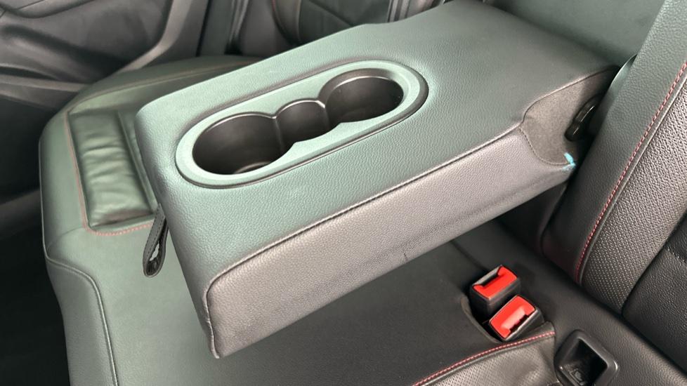 Rear Armrest/ Cup Holder