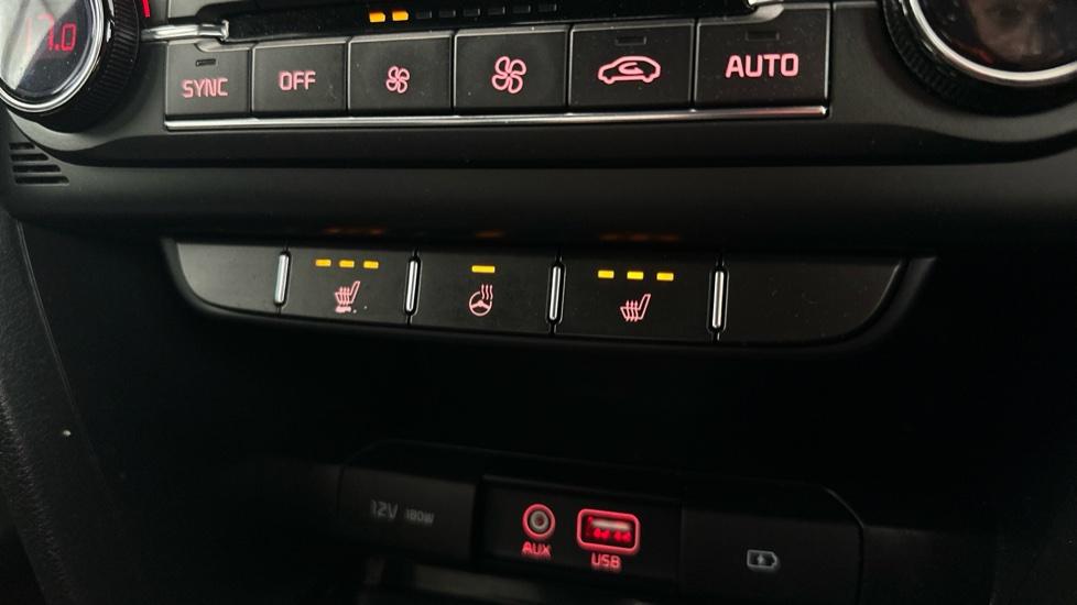 Heated Seats / Steering Wheel