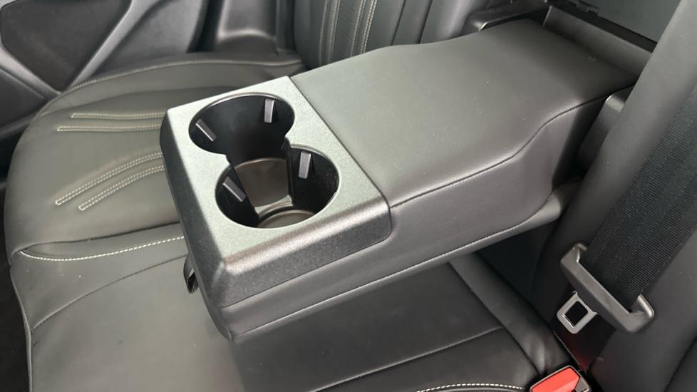 Rear Armrest/ Cup Holder