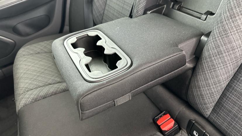 Rear Armrest/ Cup Holder