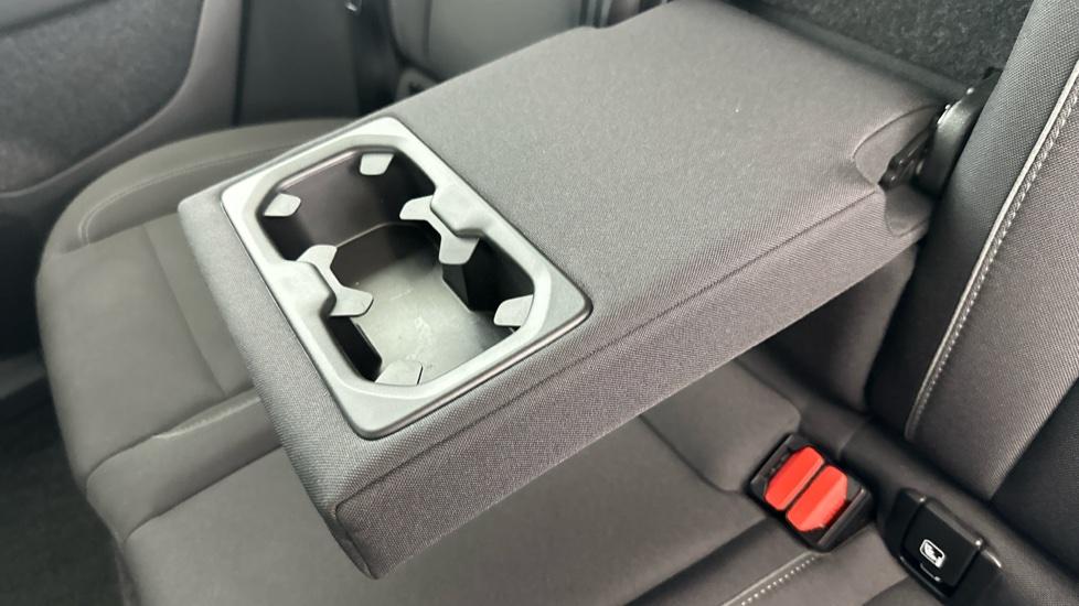 Rear Armrest/ Cup Holder