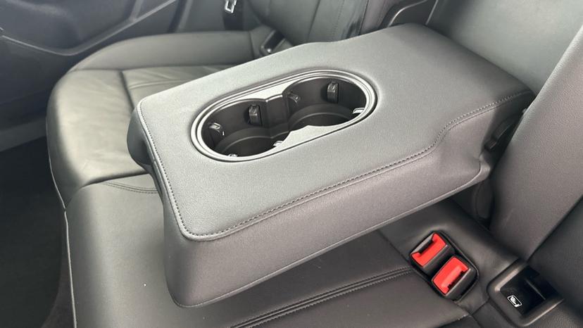 Rear Armrest/ Cup Holder