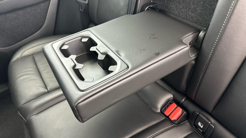 Rear Armrest/ Cup Holder