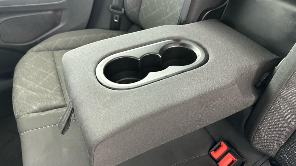 Rear Armrest/ Cup Holder