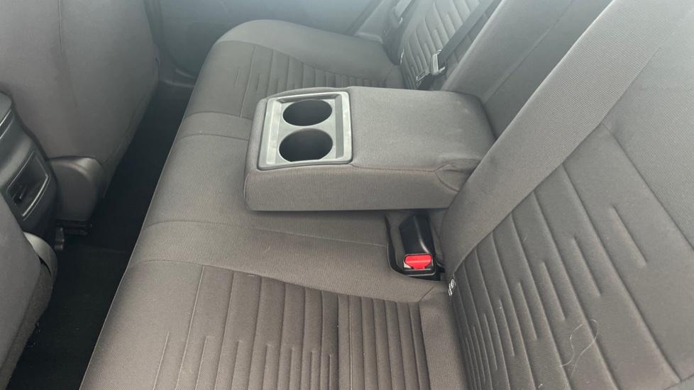 Rear Armrest/ Cup Holder