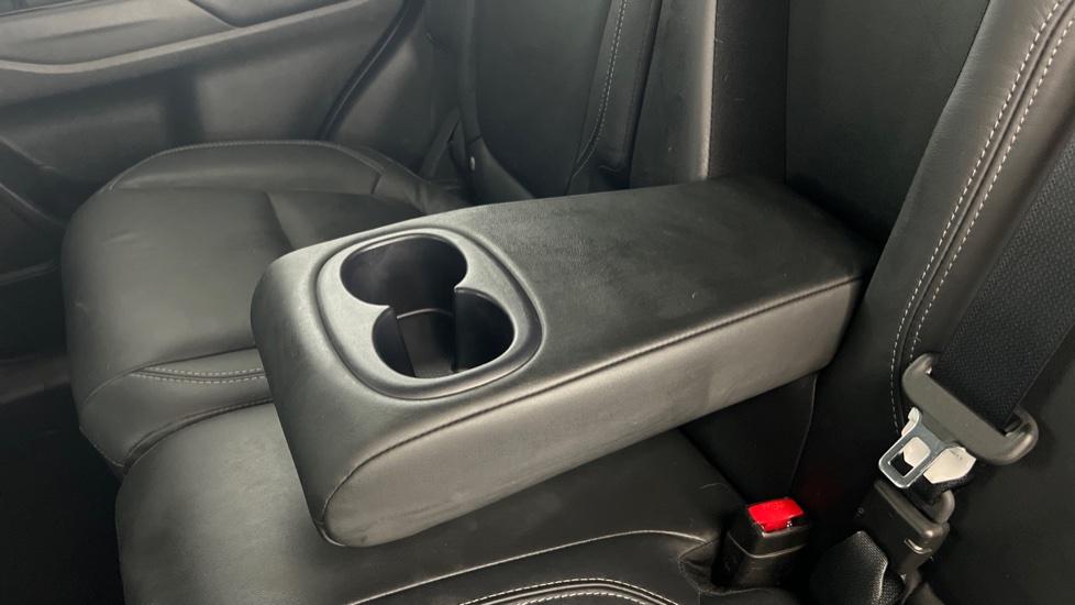 Rear Armrest/ Cup Holder