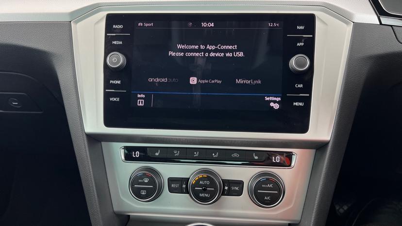 Apple Carplay and Android Auto