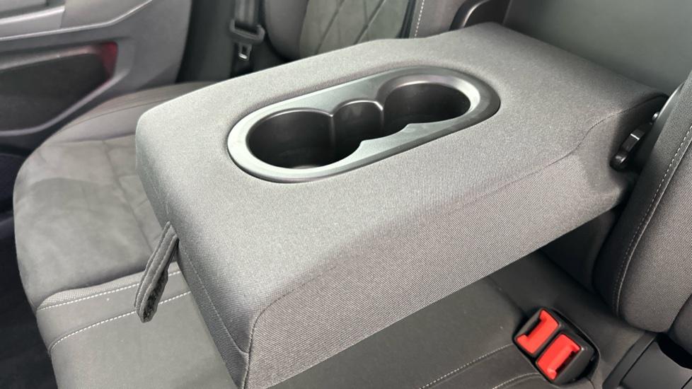 Rear Armrest/ Cup Holder