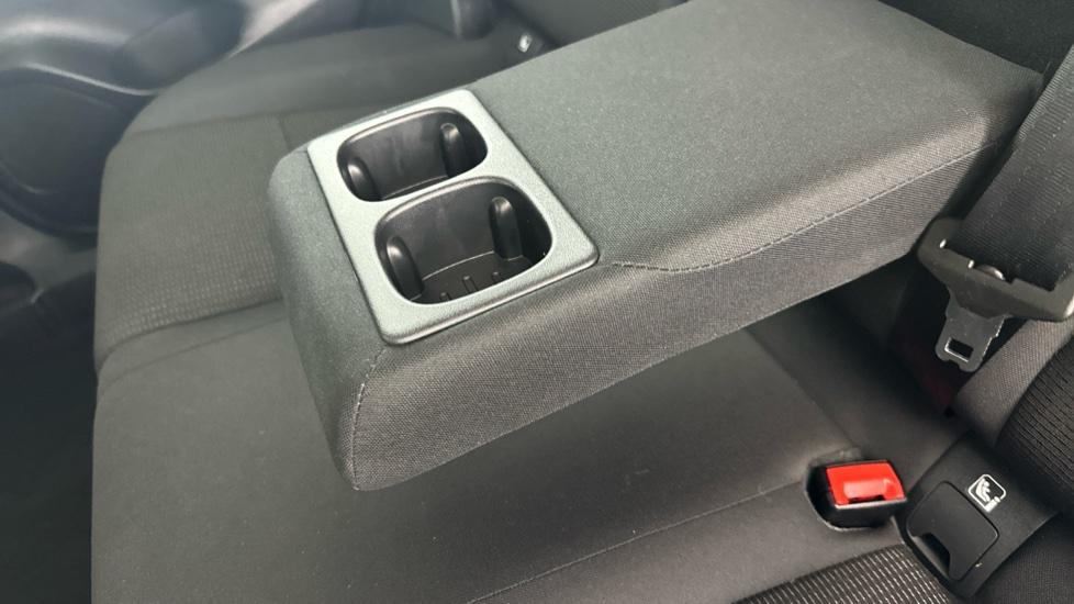 Rear Armrest/ Cup Holder