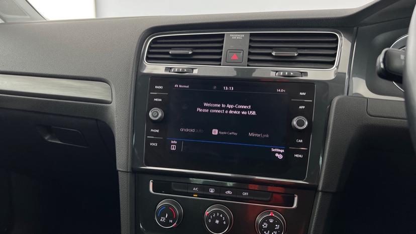 Apple Carplay and Android Auto