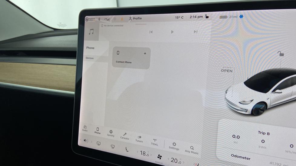 Bluetooth connectivity/Apple CarPlay 