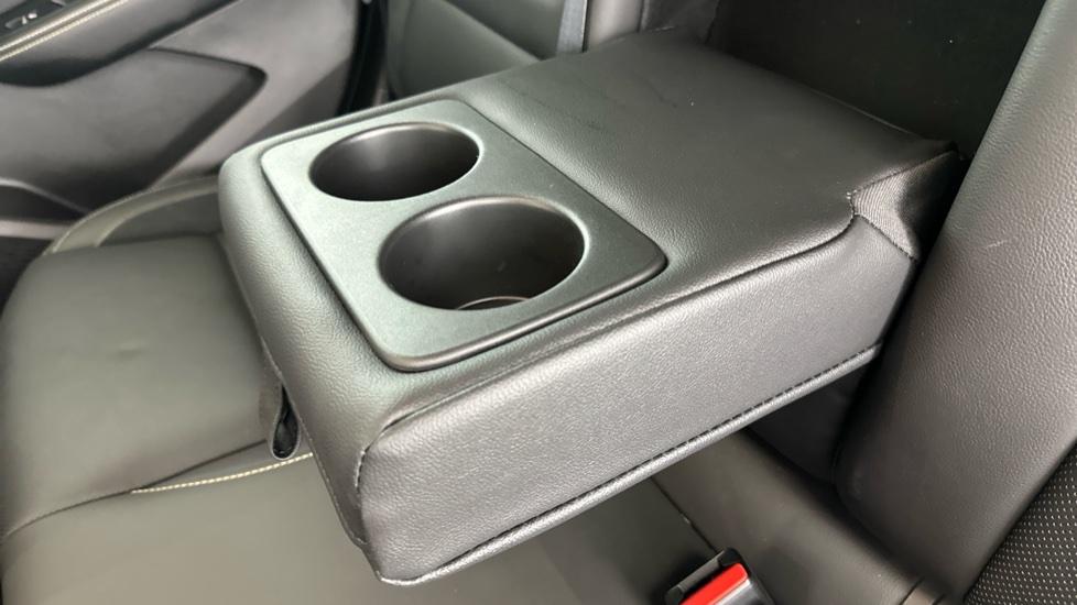 Rear Armrest/ Cup Holder