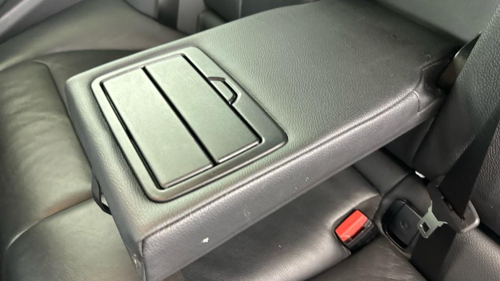 Rear Armrest/ Cup Holder