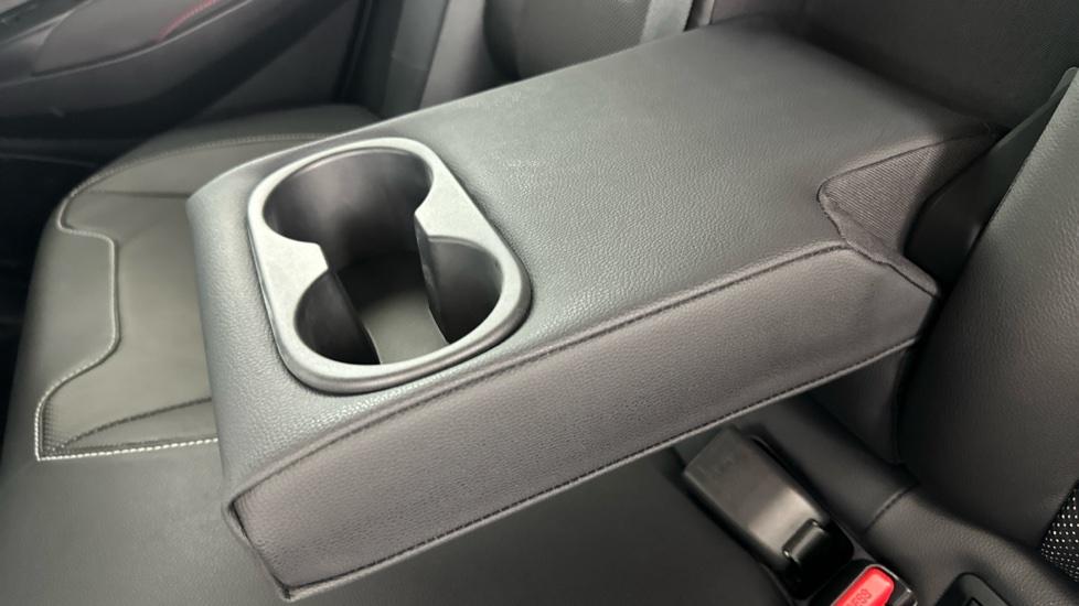 Rear Armrest/ Cup Holder