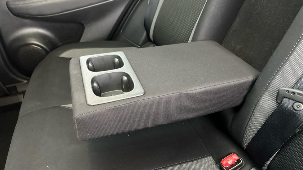 Rear Armrest/ Cup Holder