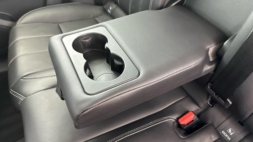 Rear Armrest/ Cup Holder