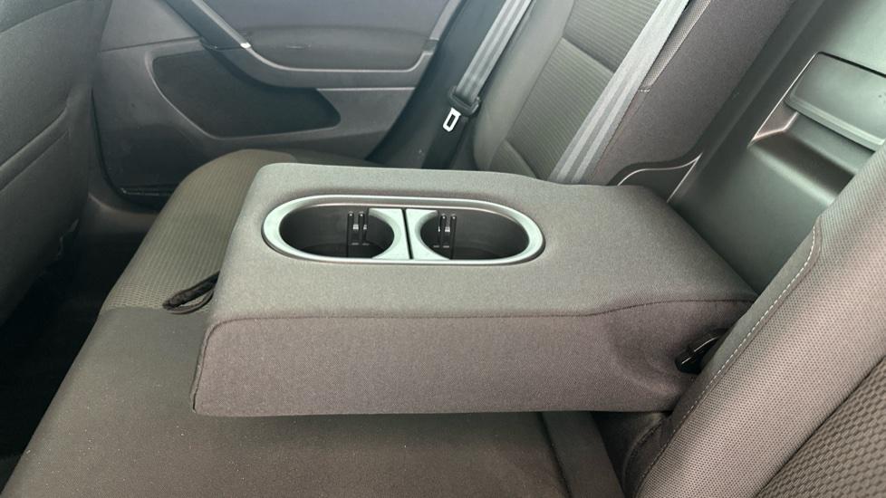 Rear Armrest/ Cup Holder