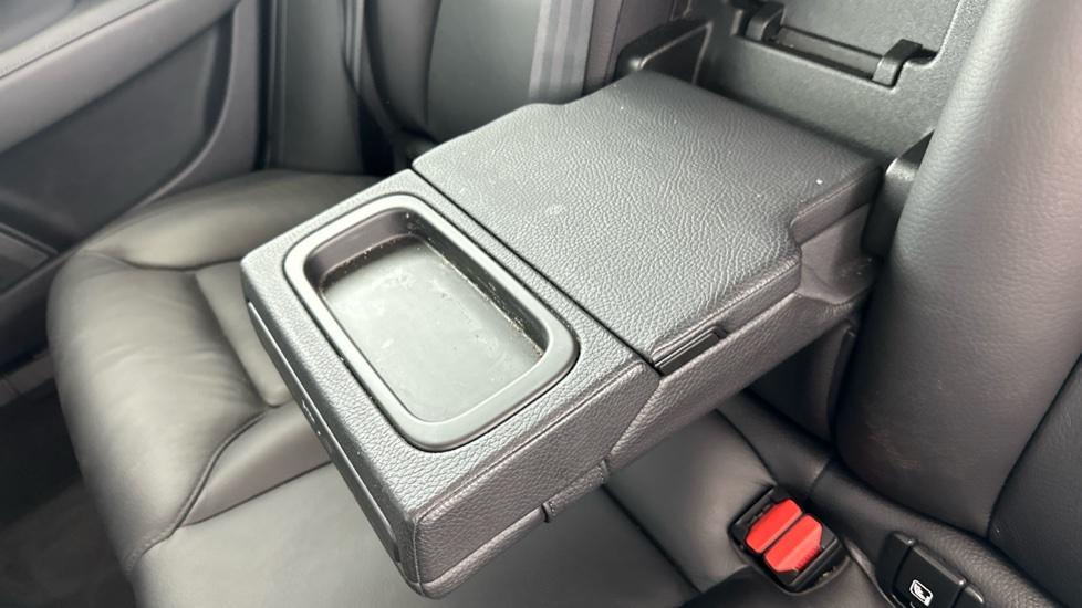 Rear Armrest/ Cup Holder