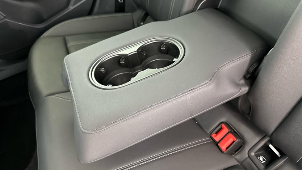 Rear Armrest/ Cup Holder