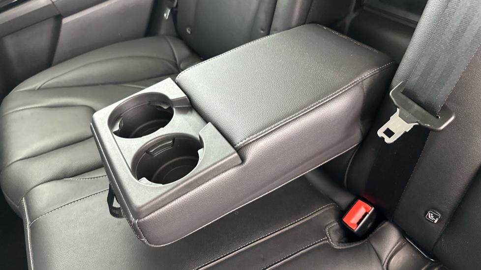 Rear Armrest/ Cup Holder