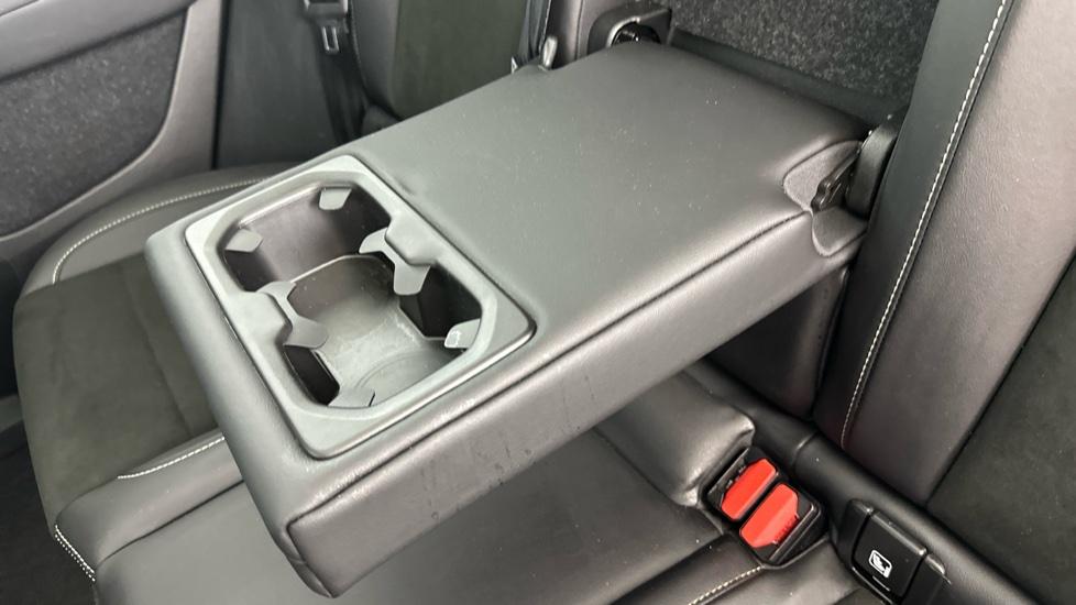 Rear Armrest/ Cup Holder