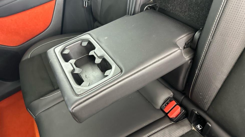 Rear Armrest/ Cup Holder