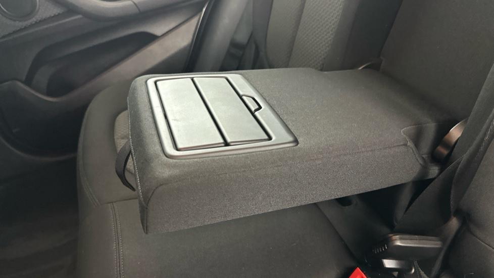 Rear Armrest/ Cup Holder