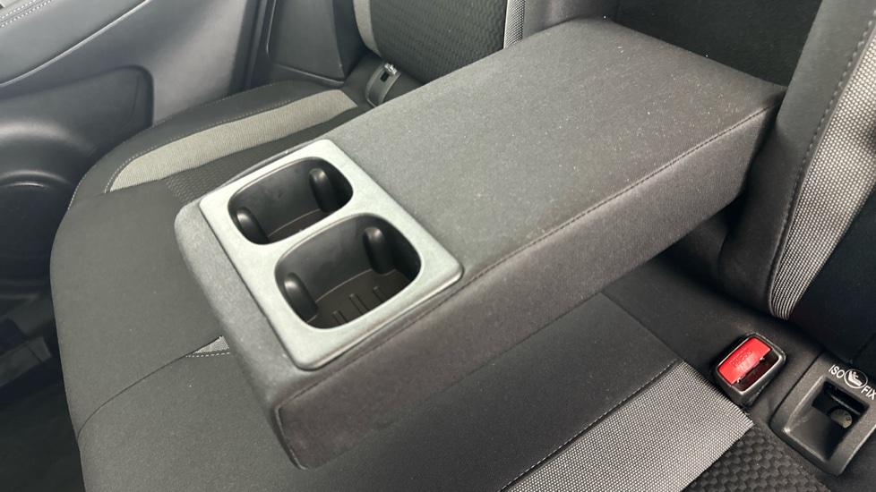 Rear Armrest/ Cup Holder