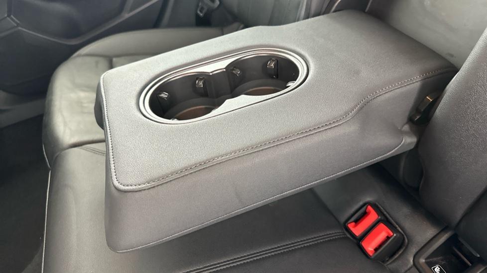 Rear Armrest/ Cup Holder