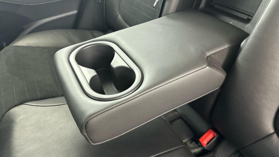 Rear Armrest/ Cup Holder