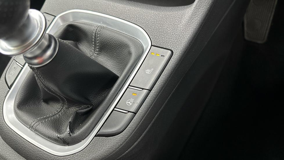 Heated Seats / Steering Wheel