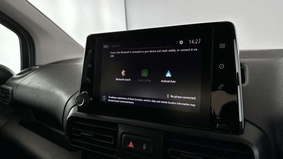 Bluetooth / Apple Carplay / Android Auto