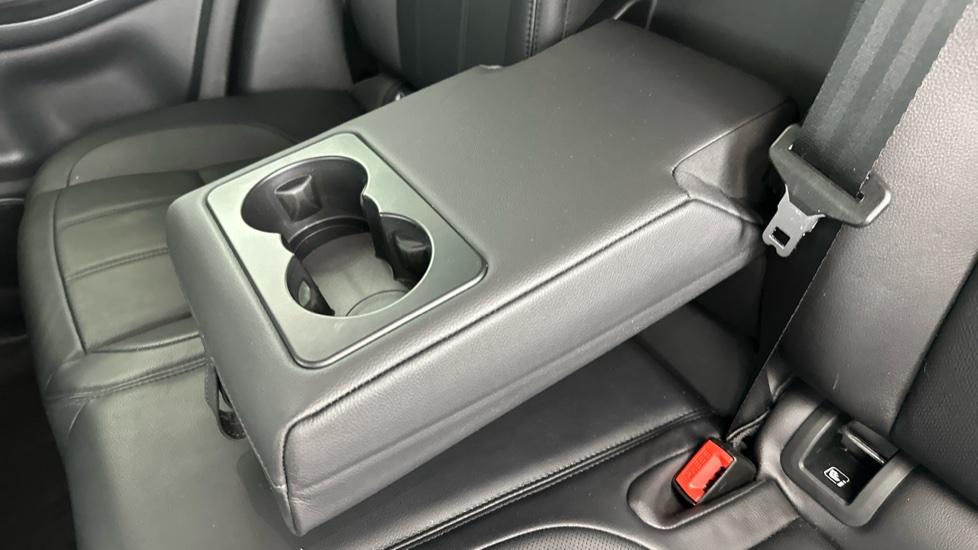 Rear Armrest/ Cup Holder