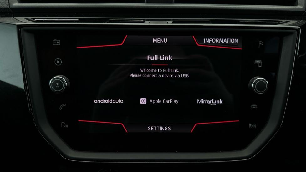 Apple Car Play & Android Auto