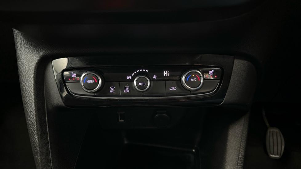 Air Conditioning  / Heated Seats 