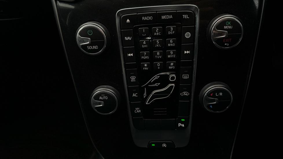 Air Conditioning /Dual Climate Control /Auto Stop/Start 