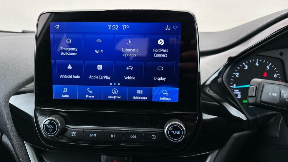 Apple Car Play & Android Auto