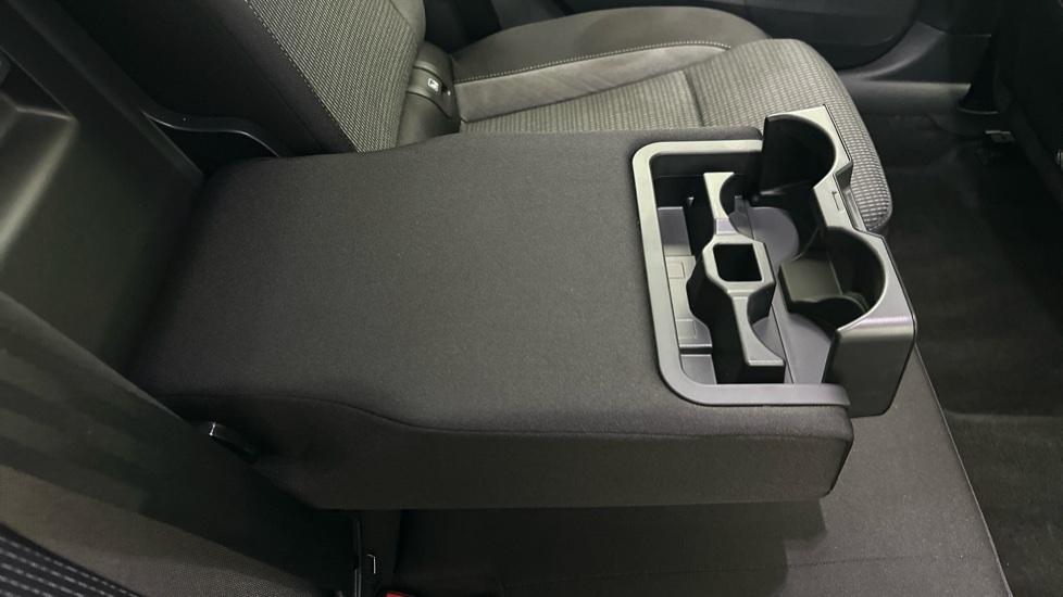 Rear Armrest/ Cup Holder