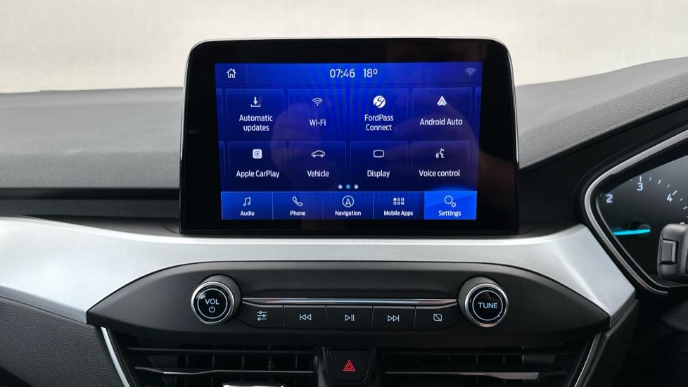 Apple Car Play & Android Auto