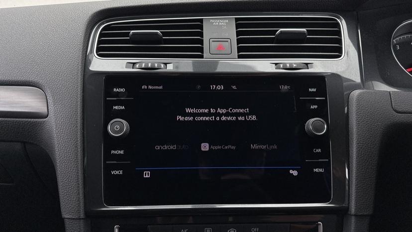 Apple CarPlay/Android Auto 