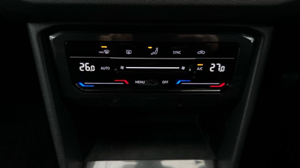 Air Conditioning /Dual Climate Control 