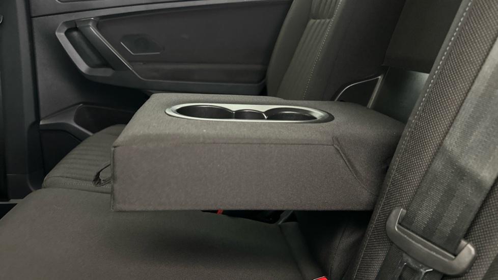 Rear Armrest/ Cup Holder