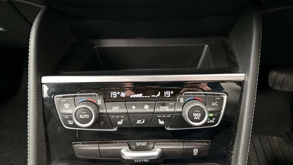 Air conditioning/ Dual climate control/ Heated Seats 