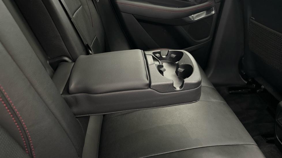 Rear Armrest/ Cup Holder