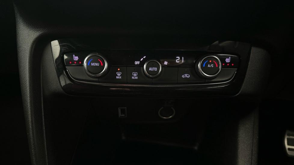 Air Conditioning /Heated Seats 