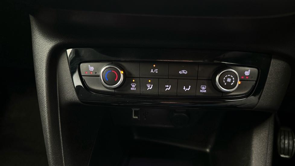 Air Conditioning /Dual Climate Control /Heated Seats 