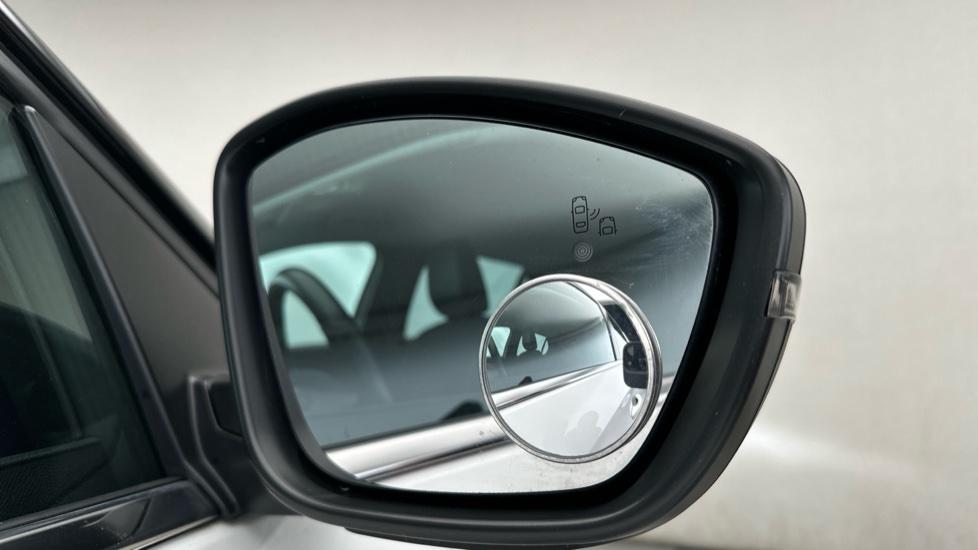 Blind Spot Monitoring System 