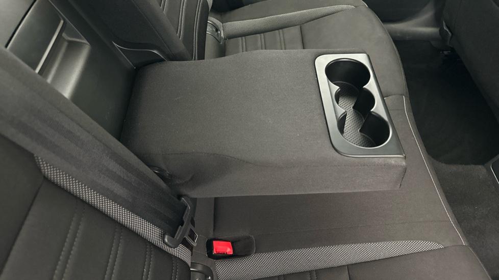 Rear Armrest/ Cup Holder