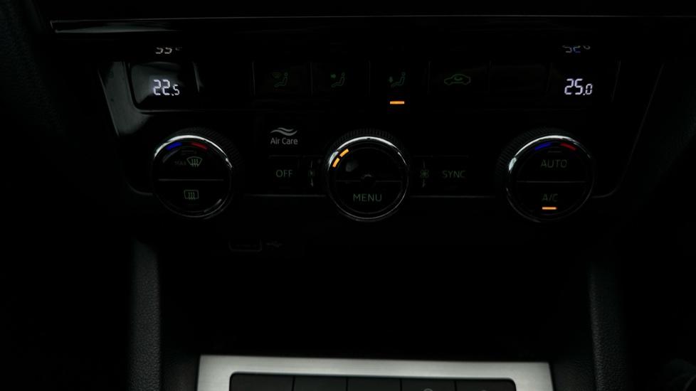 Air Conditioning /Dual Climate Control 